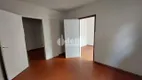 Foto 8 de Casa com 3 Quartos para alugar, 110m² em Santa Mônica, Uberlândia
