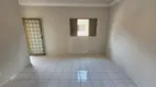 Foto 2 de Casa com 3 Quartos para alugar, 80m² em Santa Mônica, Uberlândia