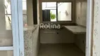 Foto 5 de Casa com 2 Quartos à venda, 66m² em Umuarama, Uberlândia