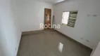 Foto 11 de Apartamento com 3 Quartos para alugar, 70m² em Nossa Senhora Aparecida, Uberlândia