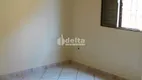 Foto 2 de Casa com 3 Quartos para alugar, 98m² em Santa Mônica, Uberlândia