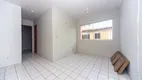 Foto 3 de Apartamento com 2 Quartos para alugar, 52m² em Pajuçara, Maracanaú