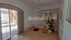 Foto 2 de Casa com 4 Quartos à venda, 234m² em Lidice, Uberlândia