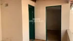 Foto 16 de Casa com 5 Quartos para alugar, 210m² em Santa Mônica, Uberlândia