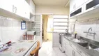 Foto 6 de Apartamento com 2 Quartos para alugar, 70m² em Vila Ipiranga, Porto Alegre