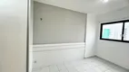 Foto 11 de Apartamento com 2 Quartos para alugar, 65m² em Calhau, São Luís