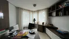 Foto 2 de Casa de Condomínio com 4 Quartos à venda, 303m² em Loteamento Portal do Sol I, Goiânia