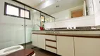 Foto 19 de Apartamento com 4 Quartos à venda, 230m² em Pitangueiras, Guarujá