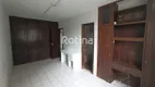 Foto 14 de Casa com 3 Quartos para alugar, 180m² em Lidice, Uberlândia