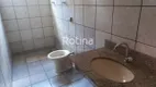 Foto 11 de Casa com 3 Quartos para alugar, 180m² em Santa Mônica, Uberlândia