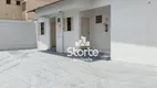Foto 16 de Casa com 11 Quartos à venda, 200m² em Santa Mônica, Uberlândia