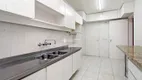 Foto 7 de Apartamento com 3 Quartos à venda, 120m² em Moinhos de Vento, Porto Alegre