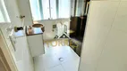 Foto 16 de Apartamento com 4 Quartos à venda, 220m² em Praia das Pitangueiras, Guarujá