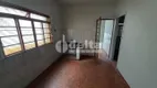 Foto 10 de Casa com 2 Quartos para alugar, 105m² em Centro, Uberlândia