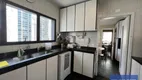 Foto 15 de Apartamento com 4 Quartos à venda, 220m² em Itaim Bibi, São Paulo