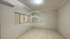 Foto 16 de Casa com 3 Quartos para alugar, 235m² em Tubalina, Uberlândia