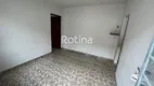 Foto 2 de Casa com 2 Quartos para alugar, 50m² em Nossa Senhora Aparecida, Uberlândia