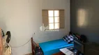 Foto 5 de Casa com 6 Quartos à venda, 210m² em Santa Mônica, Uberlândia