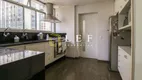 Foto 11 de Apartamento com 4 Quartos à venda, 232m² em Higienópolis, São Paulo