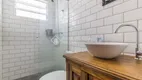 Foto 11 de Apartamento com 2 Quartos à venda, 48m² em Petrópolis, Porto Alegre