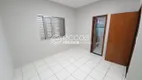 Foto 6 de Casa com 4 Quartos para alugar, 200m² em Umuarama, Uberlândia