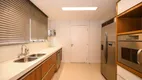 Foto 37 de Apartamento com 4 Quartos para alugar, 330m² em Pacaembu, São Paulo