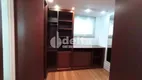 Foto 4 de Casa com 4 Quartos para alugar, 600m² em Morada da Colina, Uberlândia