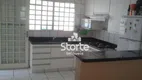 Foto 4 de Casa com 3 Quartos à venda, 152m² em Cidade Jardim, Uberlândia