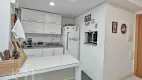 Foto 20 de Apartamento com 2 Quartos à venda, 65m² em Passo da Areia, Porto Alegre