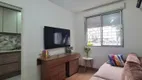 Foto 3 de Apartamento com 2 Quartos para alugar, 54m² em Jardim Itú Sabará, Porto Alegre