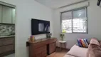 Foto 3 de Apartamento com 2 Quartos para alugar, 56m² em Jardim Itú Sabará, Porto Alegre