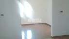 Foto 5 de Casa com 3 Quartos para alugar, 100m² em Jardim Finotti, Uberlândia