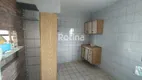 Foto 5 de Apartamento com 2 Quartos para alugar, 40m² em Segismundo Pereira, Uberlândia