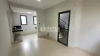 Foto 5 de Apartamento com 2 Quartos para alugar, 55m² em Umuarama, Uberlândia