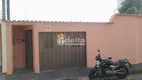 Foto 2 de Casa com 3 Quartos para alugar, 100m² em Jardim Finotti, Uberlândia