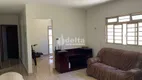 Foto 3 de Casa com 6 Quartos à venda, 210m² em Santa Mônica, Uberlândia