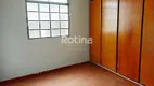 Foto 9 de Casa com 4 Quartos à venda, 166m² em Santa Mônica, Uberlândia