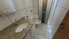 Foto 18 de Apartamento com 3 Quartos para alugar, 100m² em Santa Mônica, Uberlândia