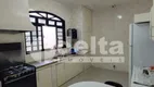 Foto 6 de Casa com 4 Quartos à venda, 238m² em Tabajaras, Uberlândia