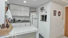 Foto 15 de Apartamento com 2 Quartos à venda, 65m² em Passo da Areia, Porto Alegre