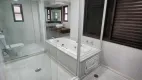 Foto 29 de Apartamento com 4 Quartos à venda, 220m² em Itaim Bibi, São Paulo