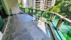 Foto 3 de Apartamento com 3 Quartos à venda, 200m² em Praia das Pitangueiras, Guarujá