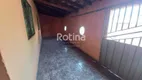 Foto 2 de Casa com 4 Quartos para alugar, 100m² em Residencial Viviane, Uberlândia