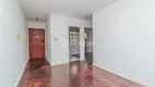 Foto 4 de Apartamento com 3 Quartos à venda, 75m² em Medianeira, Porto Alegre