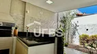 Foto 2 de Casa de Condomínio com 3 Quartos à venda, 153m² em Parque das Laranjeiras, Goiânia