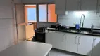 Foto 10 de Apartamento com 4 Quartos à venda, 200m² em Pitangueiras, Guarujá