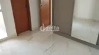 Foto 14 de Apartamento com 3 Quartos para alugar, 110m² em Santa Mônica, Uberlândia