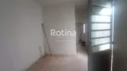 Foto 4 de Casa com 1 Quarto para alugar, 40m² em Santa Mônica, Uberlândia