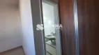 Foto 5 de Apartamento com 3 Quartos para alugar, 75m² em Santa Mônica, Uberlândia