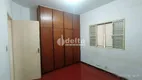 Foto 4 de Casa com 3 Quartos para alugar, 200m² em Santa Luzia, Uberlândia